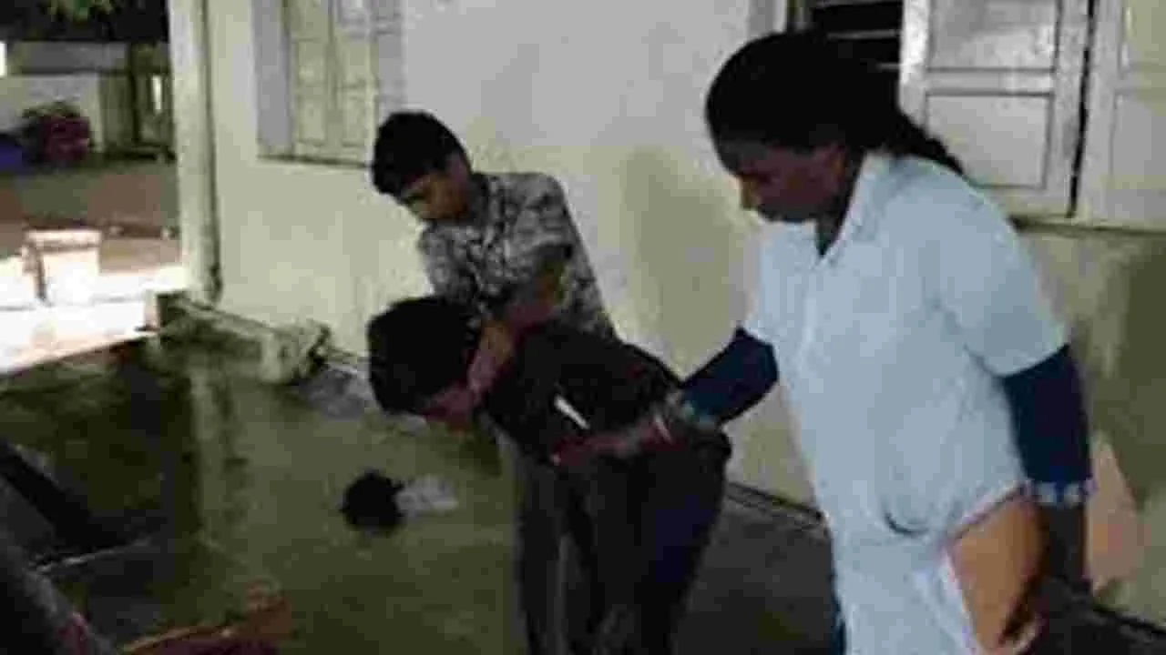 Teacher Misconduct: హాస్టల్లో విషప్రయోగం