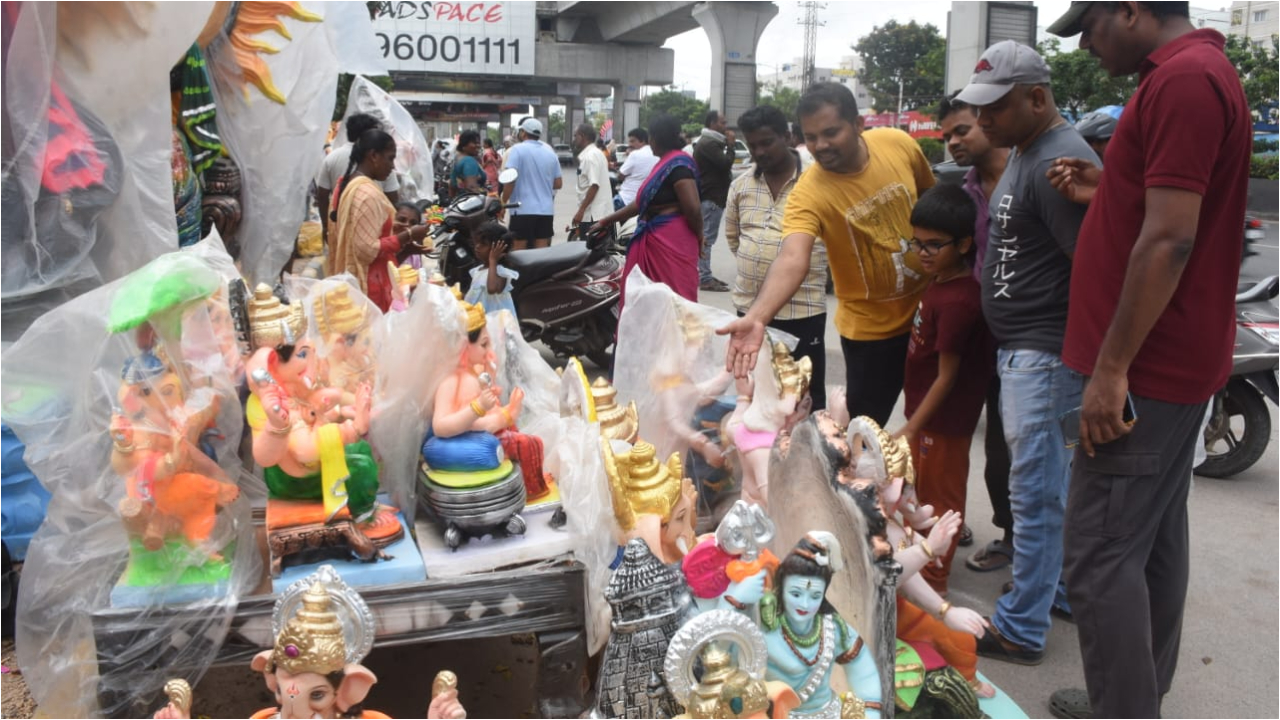 Vinayaka Chavithi 2025: మియాపూర్‌లో కలర్‌ఫుల్‌గా  గణనాథులు