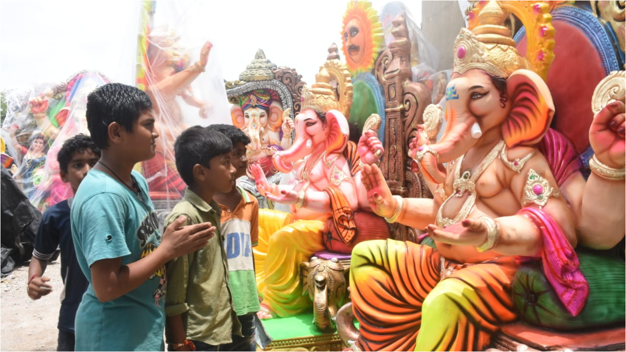 Vinayaka Chavithi 2025: మియాపూర్‌లో కలర్‌ఫుల్‌గా  గణనాథులు