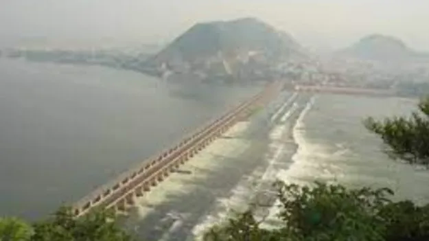 Vijayawada Krishna River: కృష్ణానదికి పెరిగిన వరద ఉధృతి 