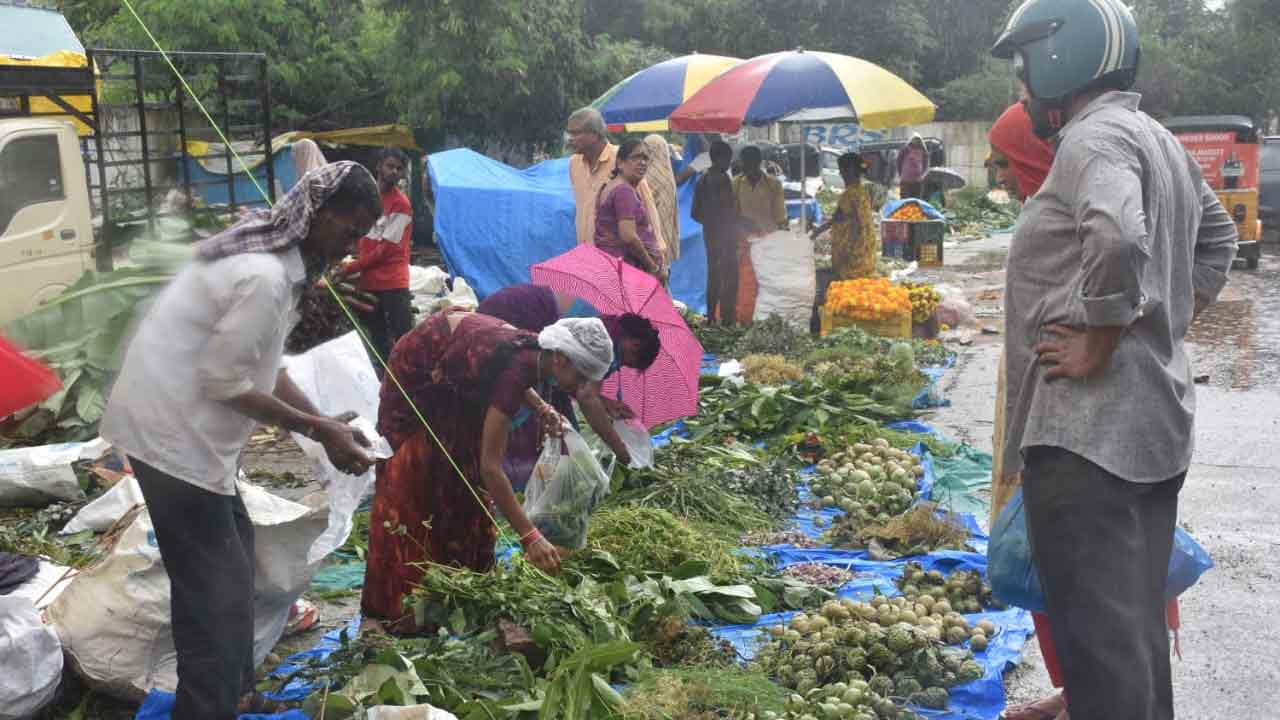 Vinayaka Chavithi 2025: లింగంపల్లిలో మొదలైన వినాయక చవితి సందడి
