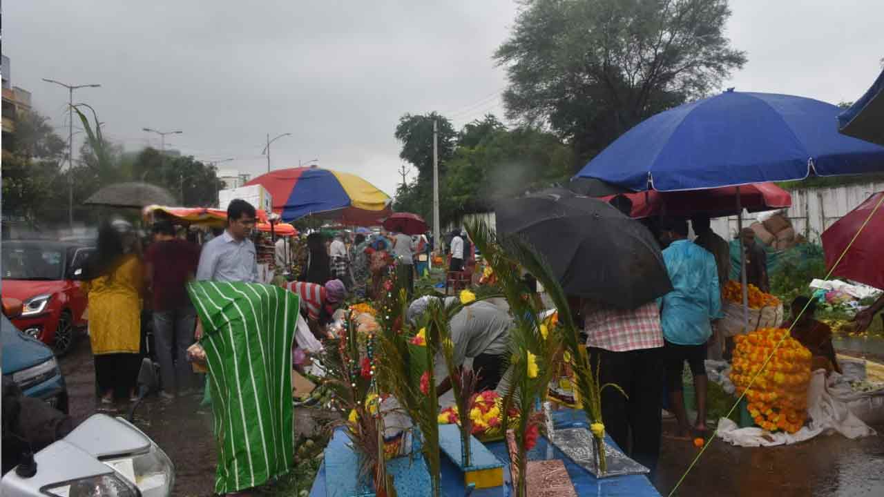 Vinayaka Chavithi 2025: లింగంపల్లిలో మొదలైన వినాయక చవితి సందడి
