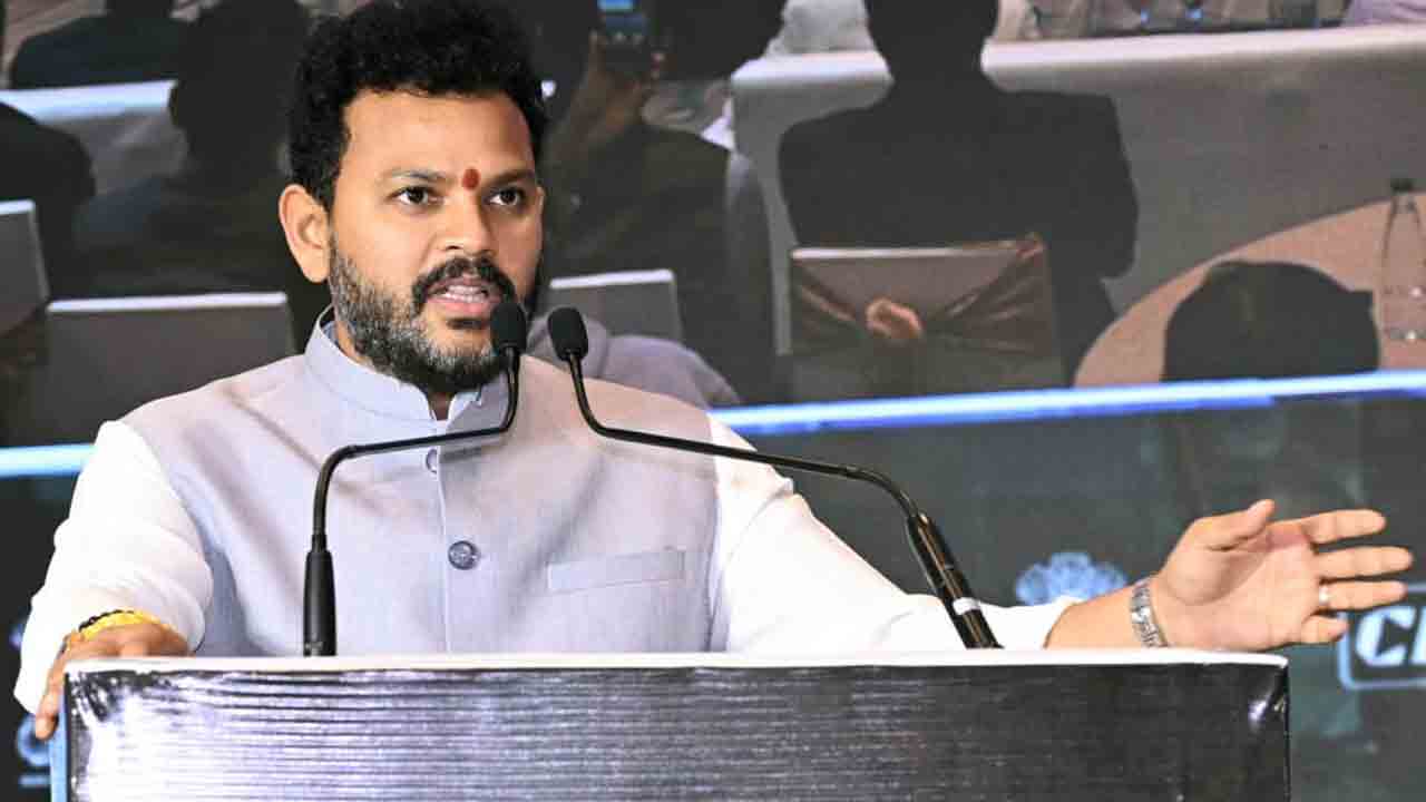 AP Minister Nara Lokesh: సీఎం చంద్రబాబు విజనరీ లీడర్ షిప్ వల్లే రాష్ట్రానికి గ్లోబల్ పరిశ్రమల రాక
