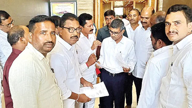 రైల్వే సమస్యలను పరిష్కరిస్తాం