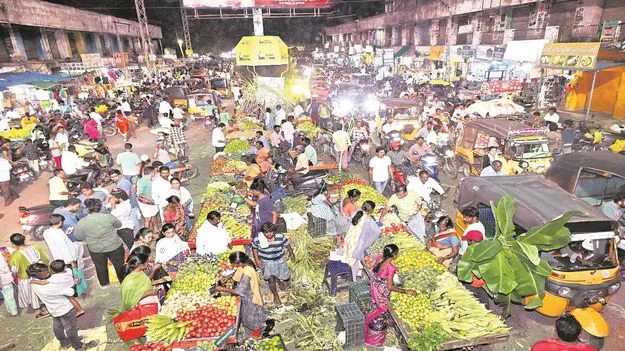 తొలిపూజకు వేళాయె..