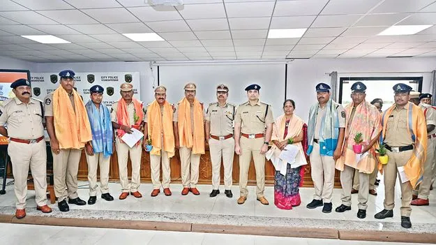 29 మంది పోలీసులకు పదోన్నతి