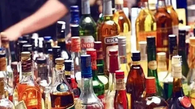 ACB Court: లిక్కర్‌ చార్జిషీట్లపై ఏసీబీ కోర్టు అభ్యంతరాలు