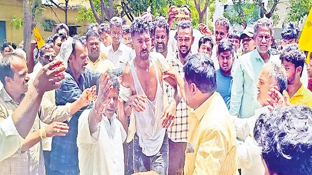 TDP Protest: శింగనమలలో టీడీపీ శ్రేణుల ధర్నా