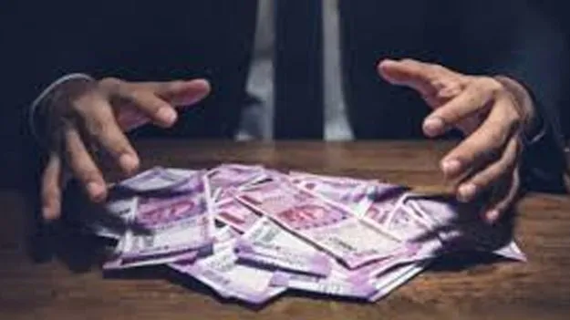 Corruption: బెల్లం వ్యాపారి నుంచి 30వేల లంచం డిమాండ్‌