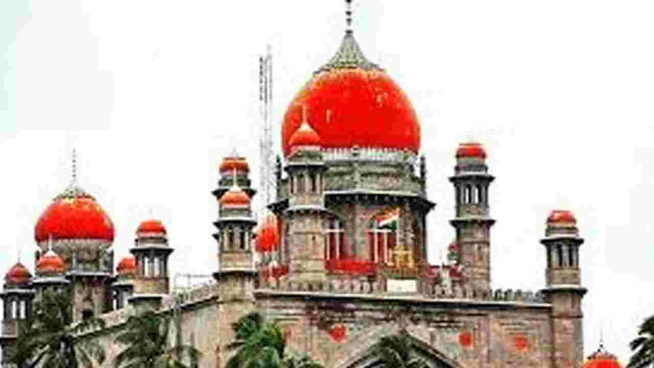 High Court: వాట్సాప్‌ సందేశాల ఆధారంగా అట్రాసిటీ కేసు చెల్లదు