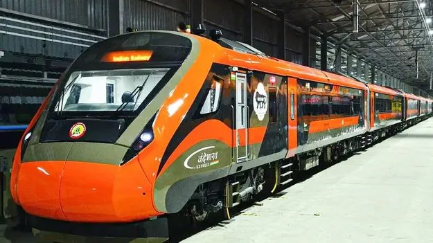 Vande Bharat Upgrade: వందే భారత్ ఎక్స్‌ప్రెస్ రైళ్ల అప్‌గ్రేడ్.. పలు మార్గాల్లో 20 కోచ్‌లతో మార్పు