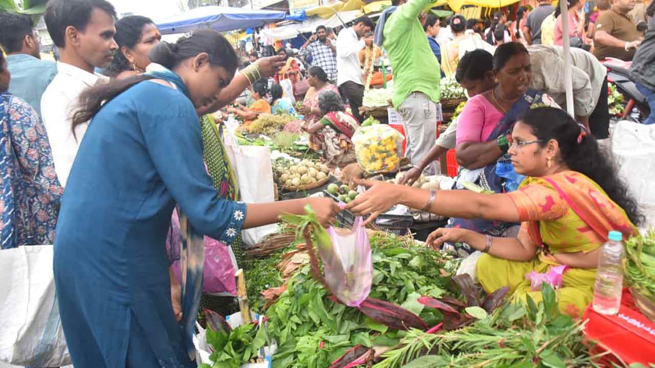 Vinayaka Chavithi 2025: సందడిగా మారిన మోండా మార్కెట్