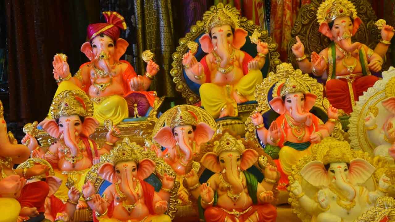 Vinayaka Chavithi 2025: సందడిగా మారిన మోండా మార్కెట్