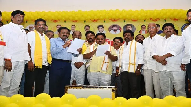 కార్మికుల సంక్షేమ బోర్డు చైర్మన్‌గా బాబ్జి బాధ్యతల స్వీకరణ