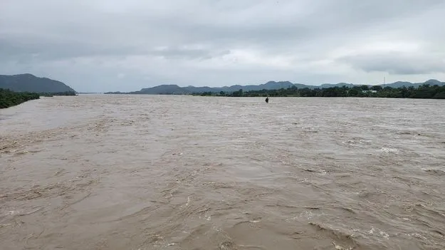 ఎడతెరిపి లేని వాన..