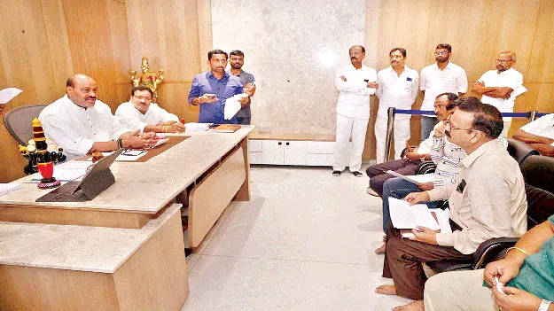 fertilizers: ఎరువుల కొరత రానీయొద్దు 