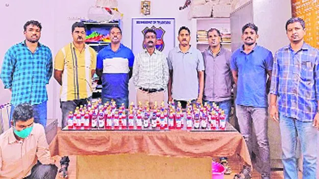 Hyderabad: దగ్గు మందు పేరుతో మత్తు దందా..