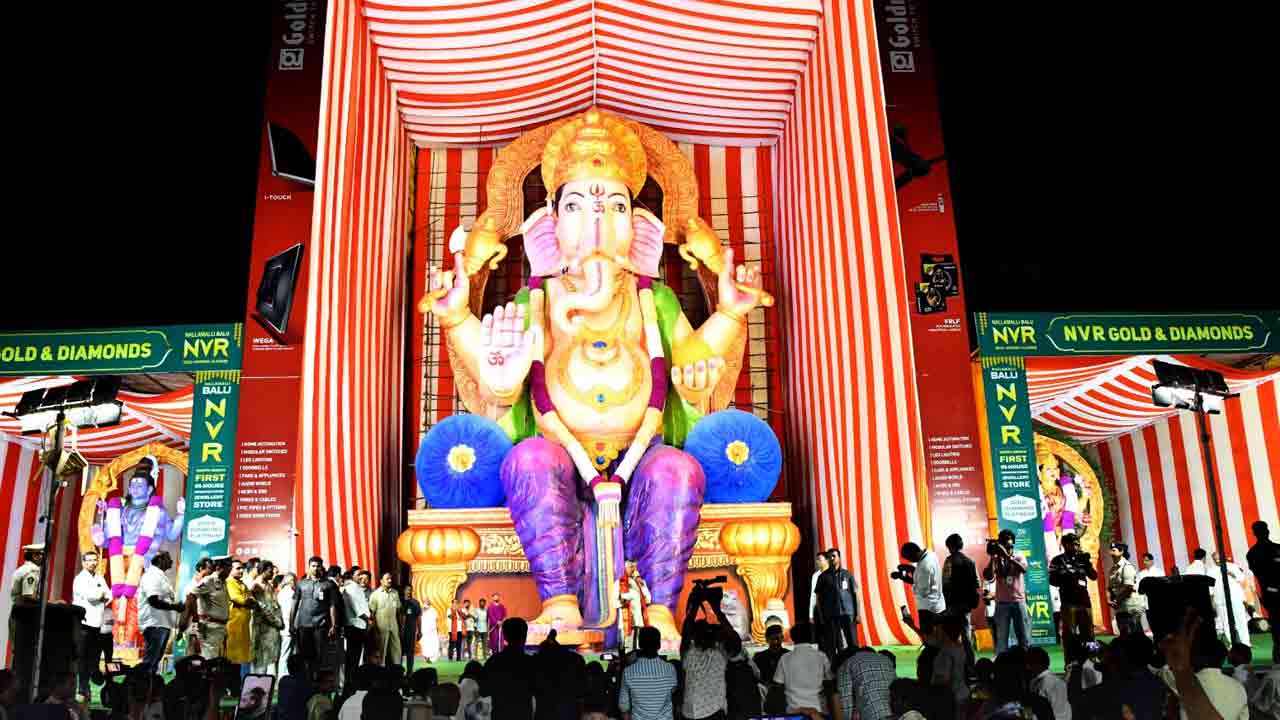 CM Chandrababu: విజయవాడ మహాగణపతి సేవలో సీఎం చంద్రబాబు