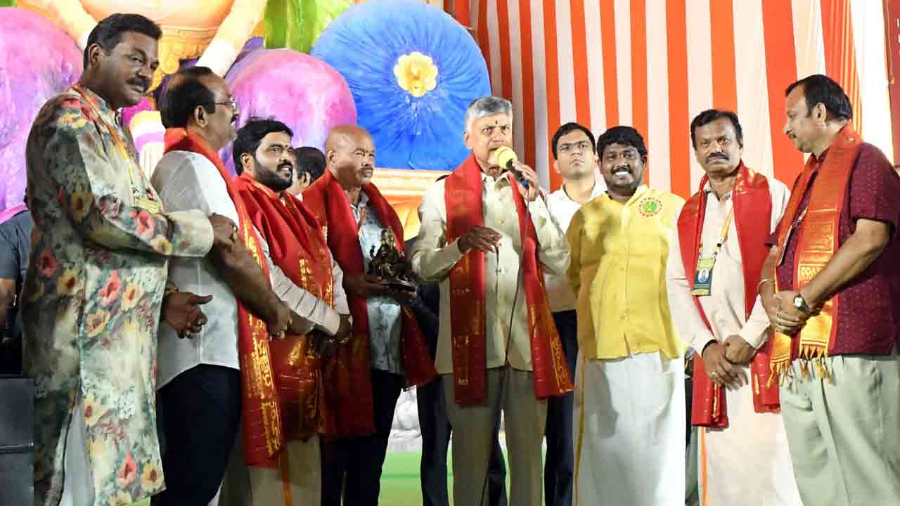 CM Chandrababu: విజయవాడ మహాగణపతి సేవలో సీఎం చంద్రబాబు