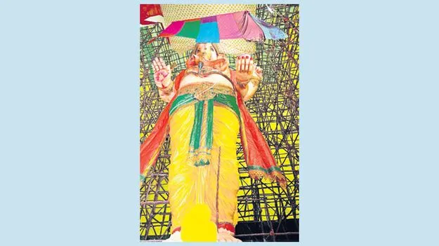 అనకాపల్లిలో భారీ గణనాథుడు