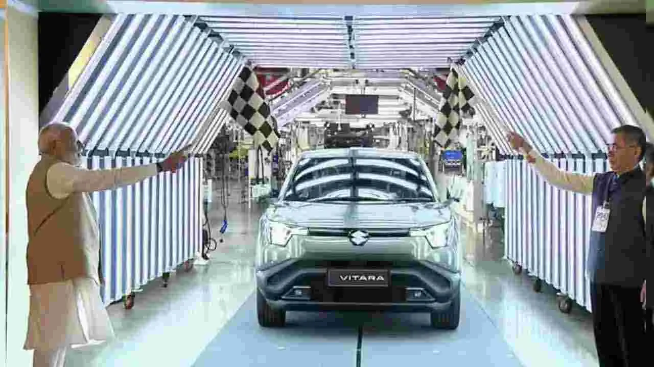 PM Modi Launches eVITARA: గ్లోబల్ EV గేమ్‌లోకి భారత్ ఎంట్రీ.. మోదీ చేతుల మీదుగా మారుతీ సుజుకీ ఈవీ ప్రారంభం..