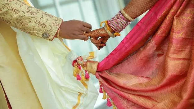 CPM:  ప్రేమ వివాహాలకు మా పార్టీ ఆఫీసులు రెడీ..