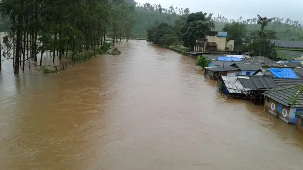  Heavy Rains: నీలగిరి జిల్లాలో కుండపోత.. దీవులుగా మారిన పల్లపు ప్రాంతాలు 