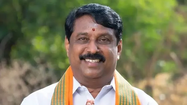 Chennai News: శ్రీరాముడి వేషధారణలో పోస్టర్లు