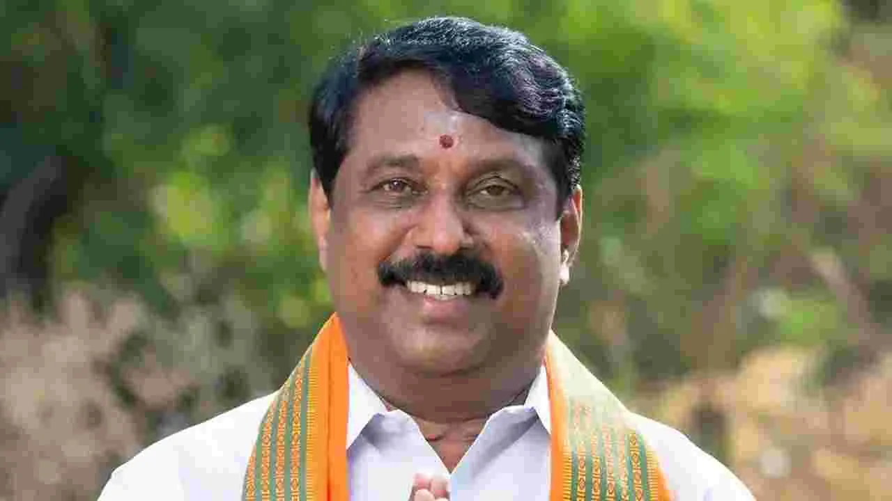 Chennai News: శ్రీరాముడి వేషధారణలో పోస్టర్లు