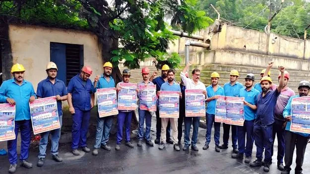 బ్యాలెట్‌ ఓటింగ్‌ పోస్టర్‌ ఆవిష్కరణ