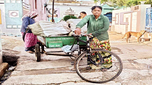 జీతాలు ఇవ్వండి సారూ..!