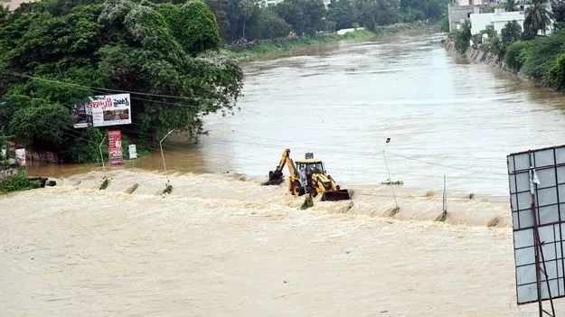 తమ్మిలేరు ఉధృతి 