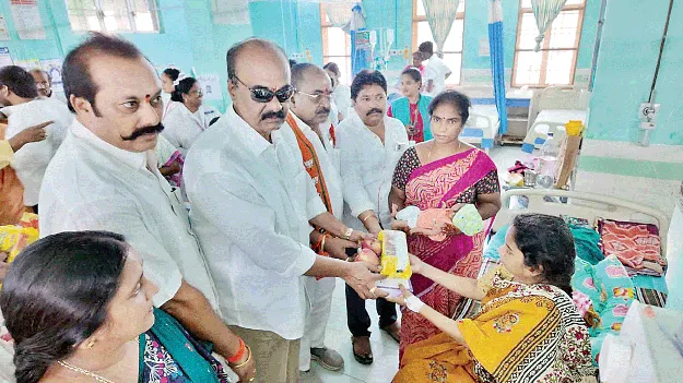 ఘనంగా పవన్‌ కల్యాణ్‌ పుట్టినరోజు వేడుకలు 