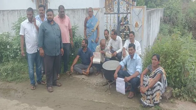 న్యాయం చేయాలని బాధితుల నిరసన