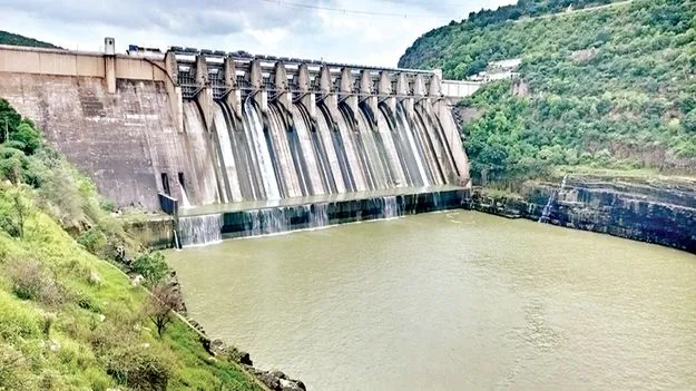    శ్రీశైలం డ్యాం గేట్లు మూసివేత 