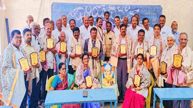 ఉపాధ్యాయులకు   సర్వేపల్లి ఆదర్శం