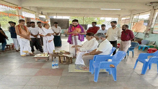 బీచుపల్లిలో సినీ నిర్మాత అల్లు అరవింద్‌ 