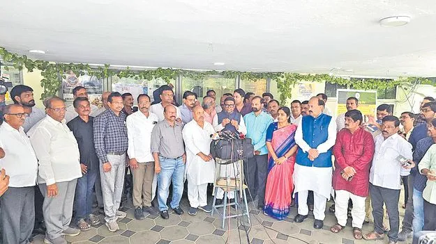 Private Colleges Announce Indefinite Strike: వెయ్యికి పైగా కాలేజీలు బంద్‌