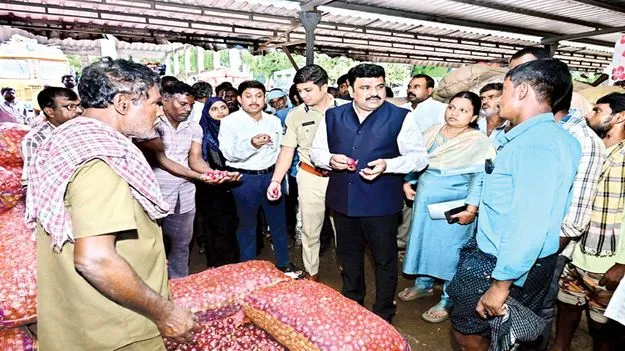 నాణ్యమైన ఉల్లికి ధర తగ్గిస్తే చర్యలు : కలెక్టర్‌