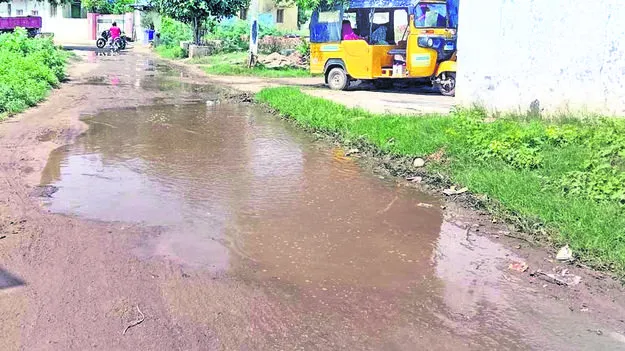 DRAIN: డ్రైనేజీలు అస్తవ్యస్తం