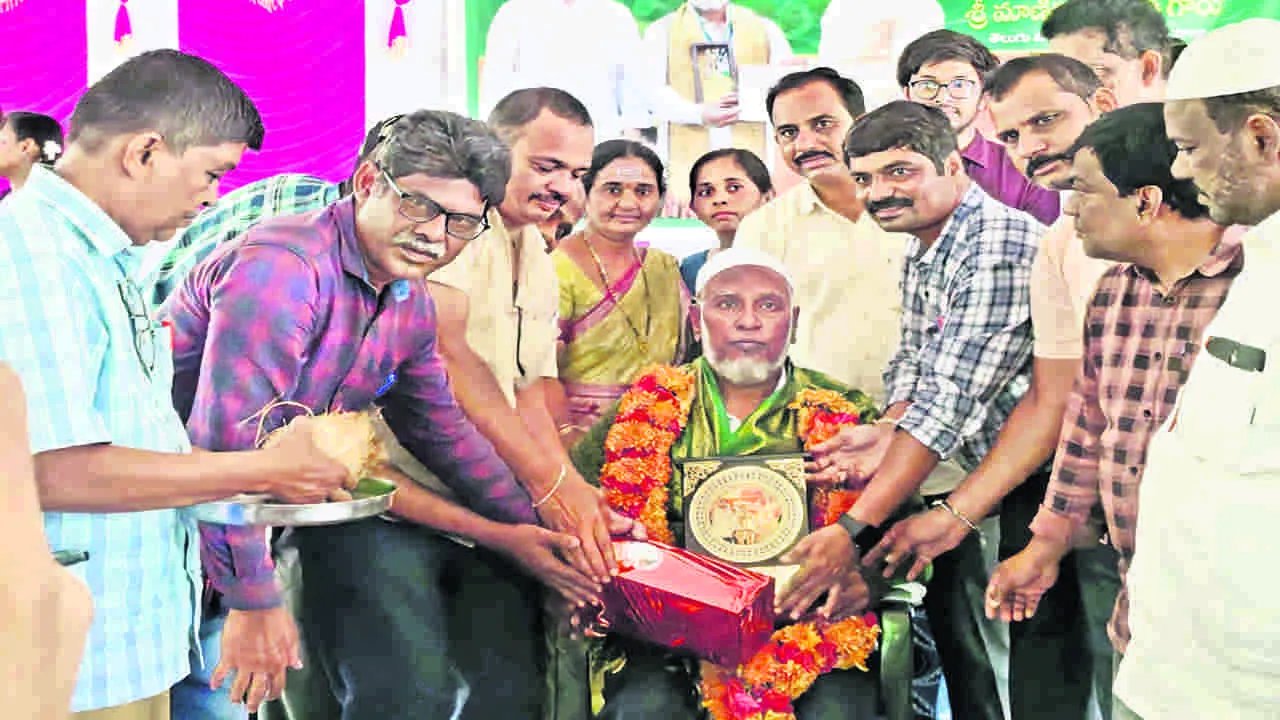 HONORING: ఉత్తమ ఉపాధ్యాయులకు సన్మానం 