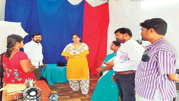 మహిళలు ఆర్థికంగా ఎదగాలి