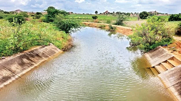     కరువు నేలకు కన్నీళ్లు!