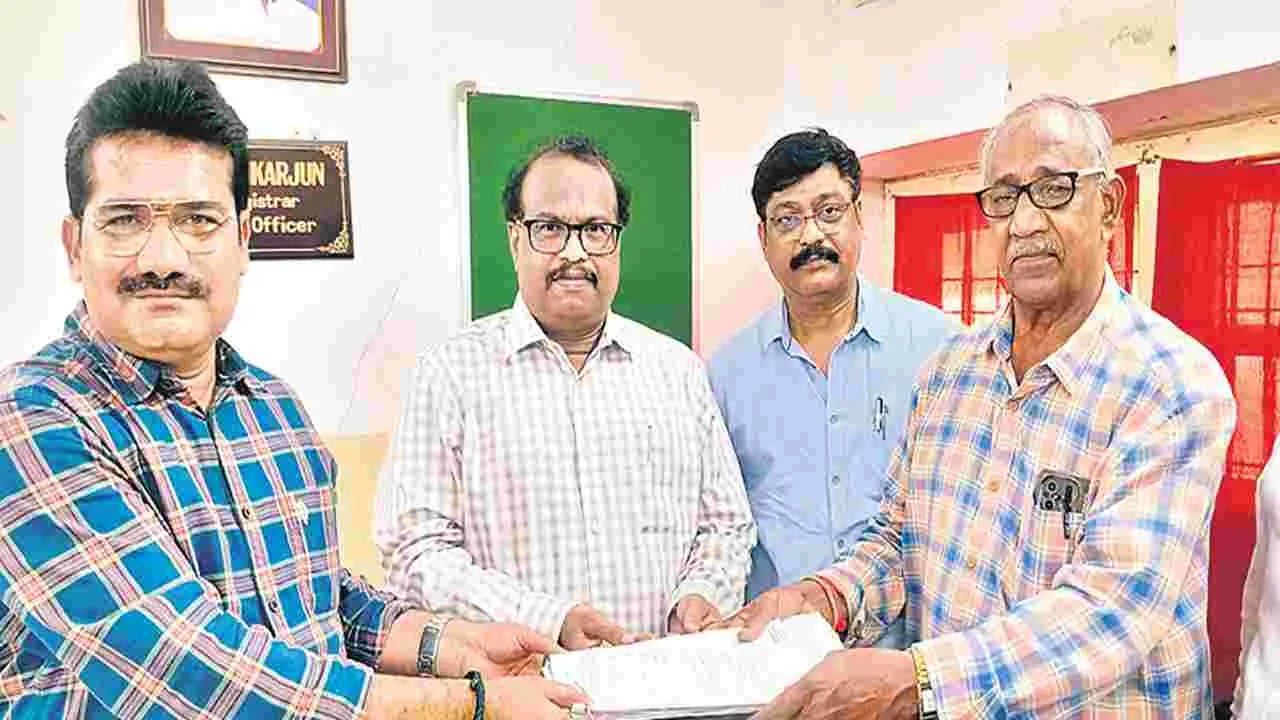 Temple Donation: ఇష్ట దైవానికే భక్తుడి ఇల్లు..!