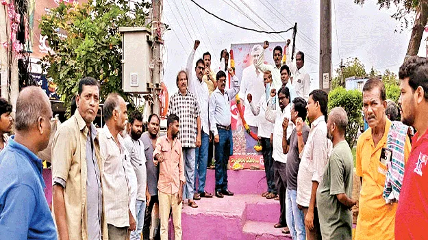 మతోన్మాదానికి వ్యతిరేకంగా పోరాడాలి