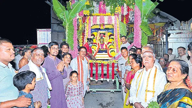 విమానంలో విఘ్ననాథుడి విహారం 