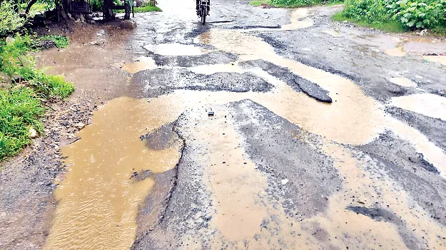 రోడ్లు.. కడగండ్లు 