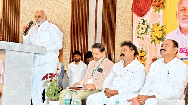 సంఘాలను బలోపేతం చేయడమే లక్ష్యం