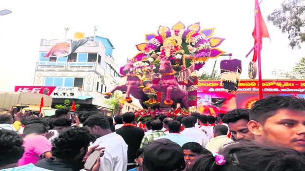 GANESH : ఘనంగా హిందూ మహాగణపతి శోభాయాత్ర 