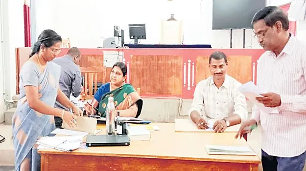 లోక్‌ అదాలత్‌లో 403 కేసుల పరిష్కారం